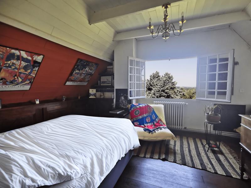 Maison - 209 m² - 9 pièces