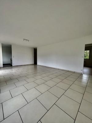 Maison traditionnelle - 87 m² - 4 pièces