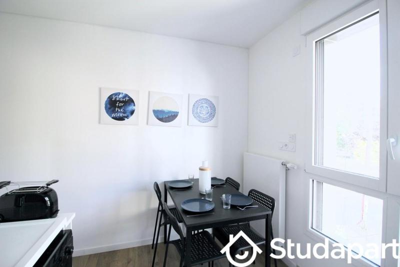 Chambre - 12 m² - 1 pièce