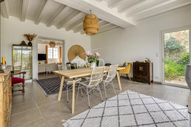 Maison - 350 m² - 10 pièces