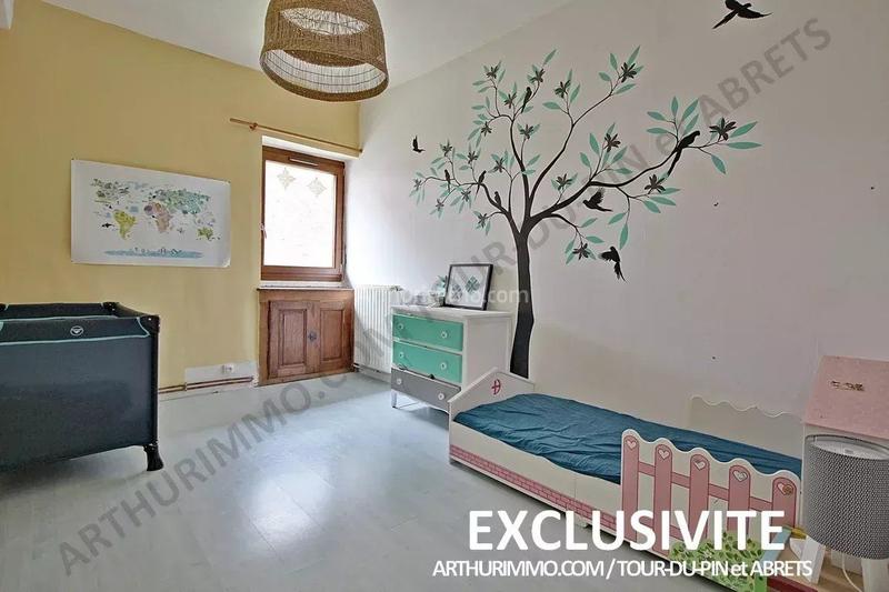 Maison - 225 m² - 9 pièces