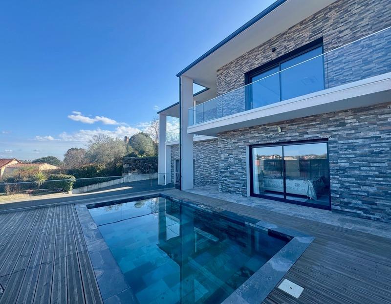 Maison - 150 m² - 7 pièces