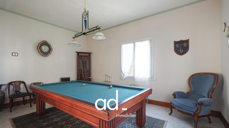 Maison - 210 m² - 5 pièces