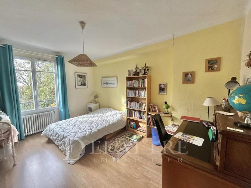 Villa - 235 m² - 10 pièces