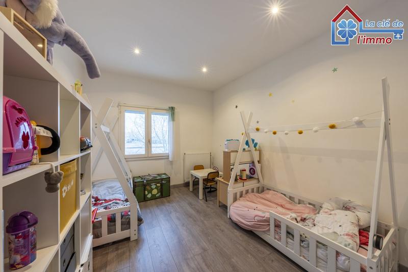 Maison traditionnelle - 109 m² - 6 pièces