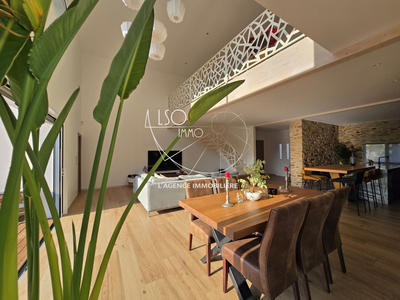 Maison traditionnelle - 172 m² - 5 pièces