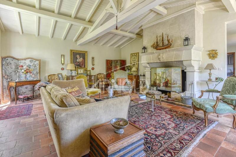 Maison - 180 m² - 7 pièces