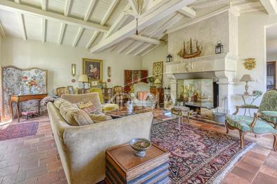 Maison - 180 m² - 7 pièces