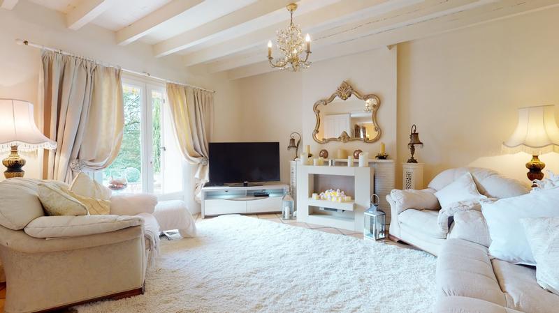 Maison traditionnelle - 285 m² - 13 pièces