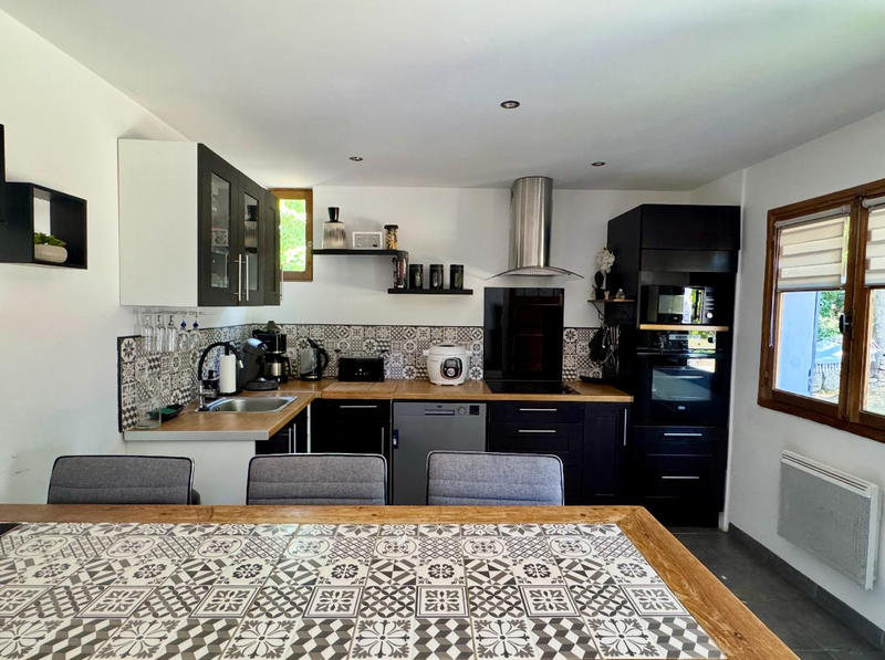 Maison - 242 m² - 10 pièces