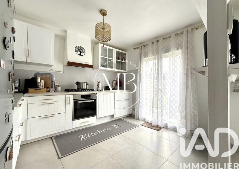 Maison - 95 m² - 5 pièces