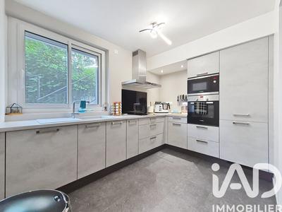 Maison - 92 m² - 5 pièces