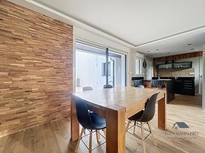Maison contemporaine - 152 m² - 7 pièces