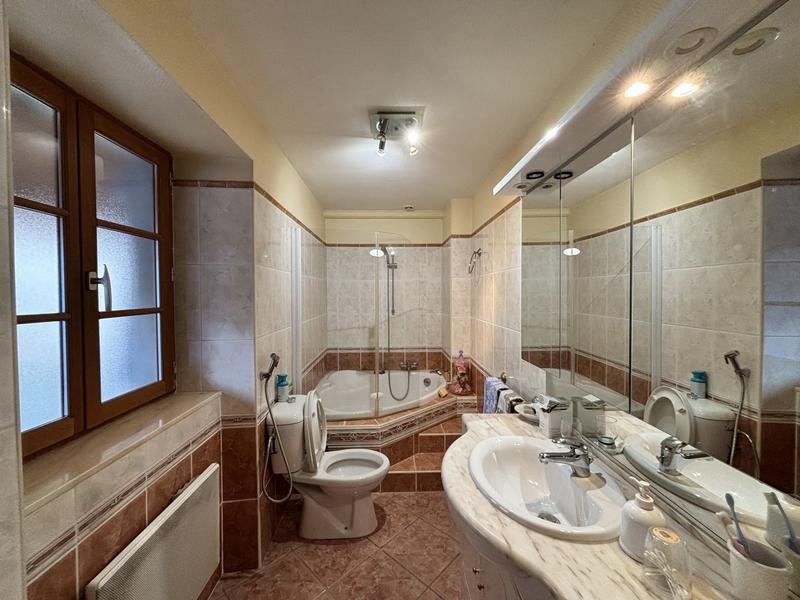 Maison ancienne - 180 m² - 7 pièces