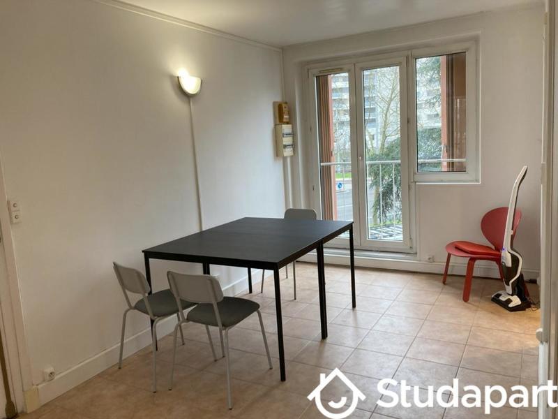 Chambre - 9 m² - 1 pièce