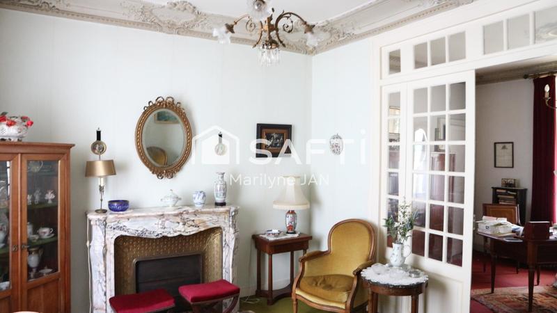 Villa - 222 m² - 12 pièces