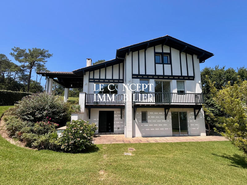 Villa - 330 m² - 7 pièces