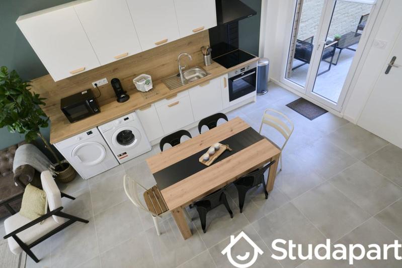 Chambre - 10 m² - 1 pièce