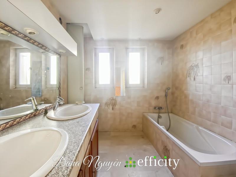 Maison - 106 m² - 5 pièces