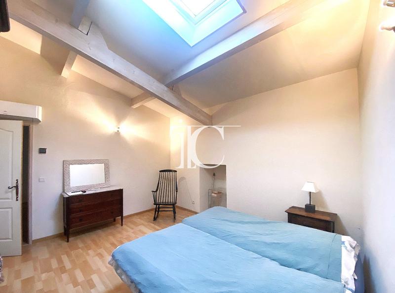 Maison - 272 m² - 8 pièces