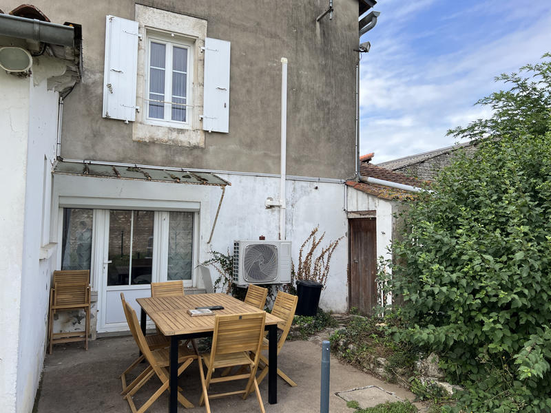 Maison - 210 m² - 6 pièces