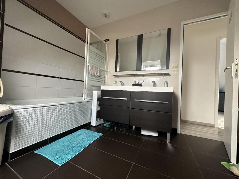 Maison - 101 m² - 5 pièces