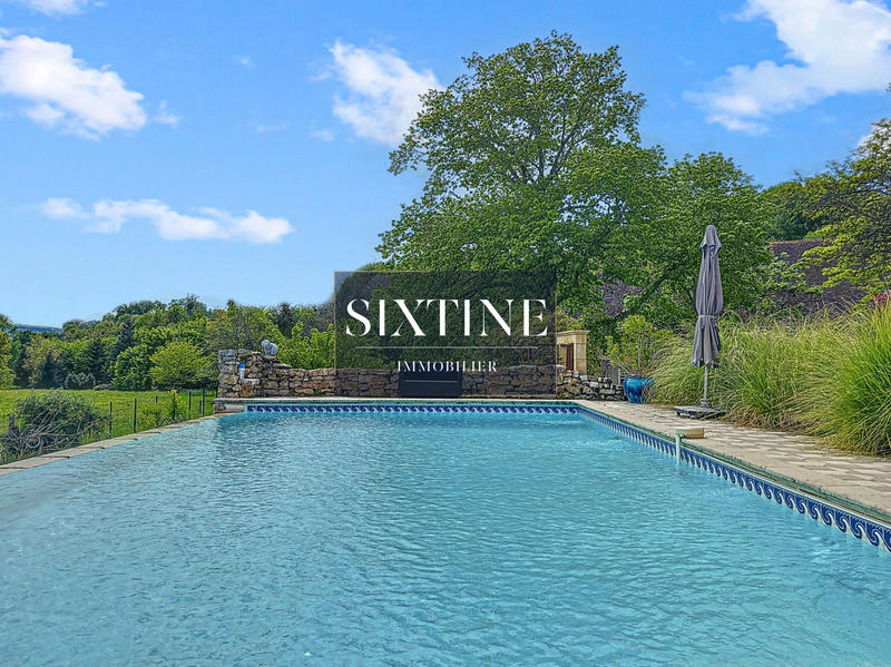 Maison ancienne - 552 m² - 10 pièces