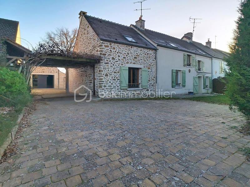 Maison - 202 m² - 6 pièces