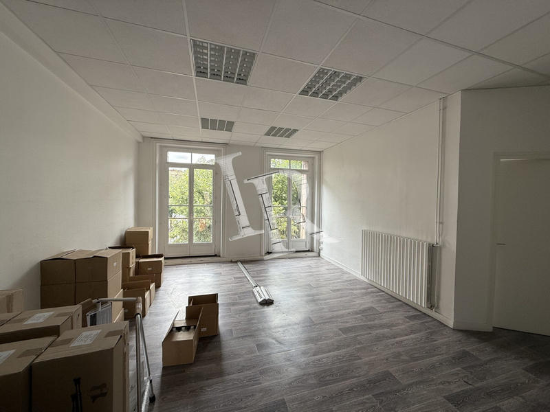 Bureau - 67 m² - 2 pièces