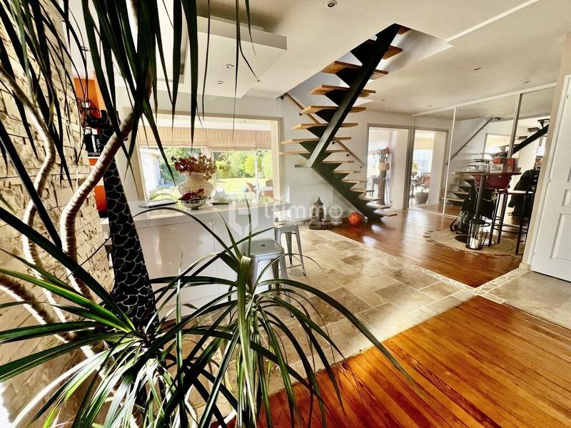 Maison - 160 m² - 5 pièces