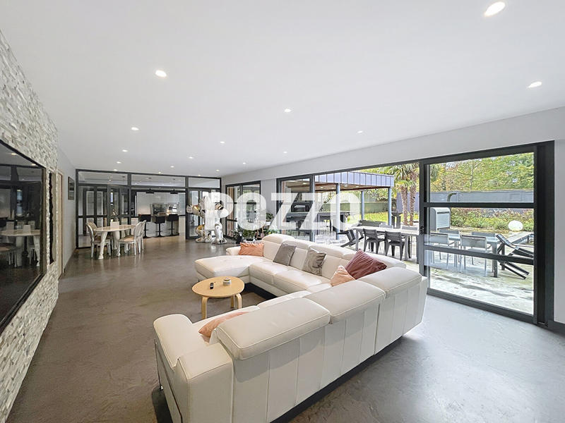 Maison d'architecte - 376 m² - 10 pièces