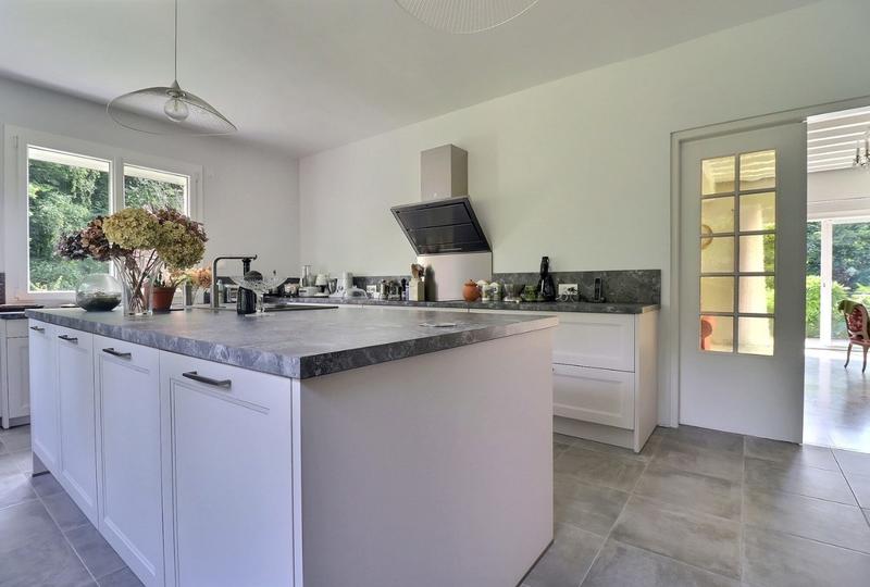 Maison - 215 m² - 7 pièces