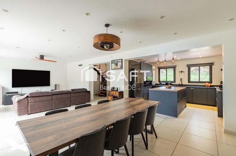 Maison - 180 m² - 6 pièces