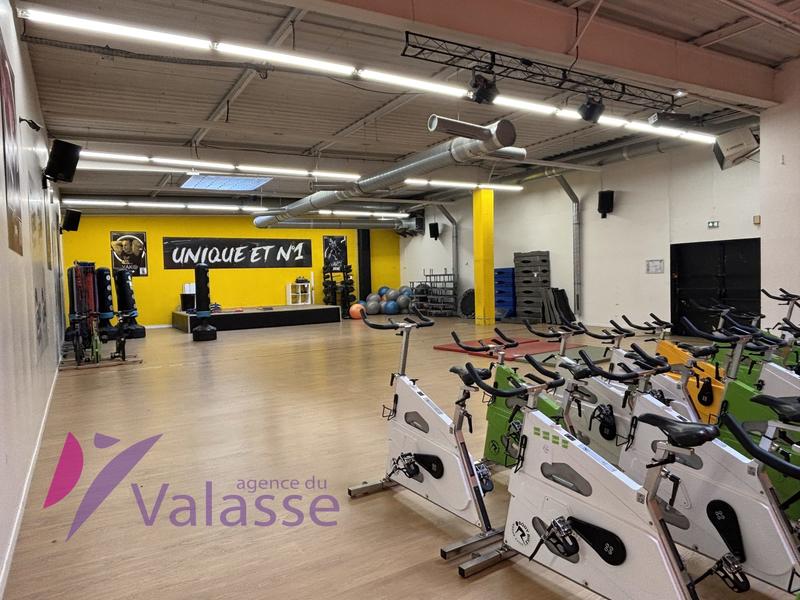 Local commercial - 920 m²