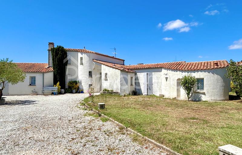 Maison - 204 m² - 5 pièces