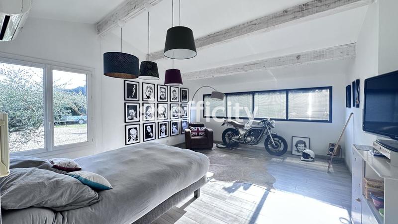 Villa - 130 m² - 4 pièces