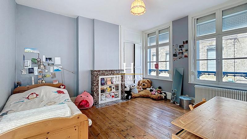 Maison - 296 m² - 8 pièces