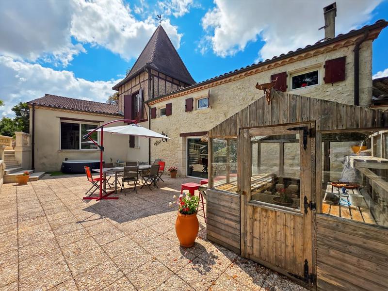 Demeure - 400 m² - 7 pièces