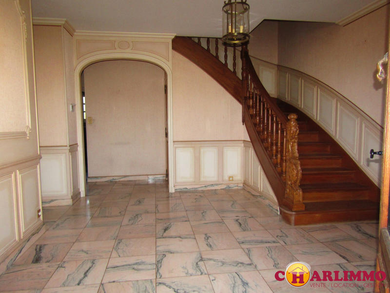 Maison traditionnelle - 162 m² - 6 pièces