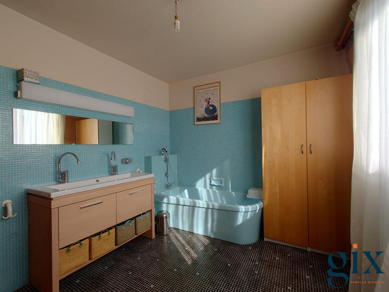 Appartement - 147 m² - 6 pièces