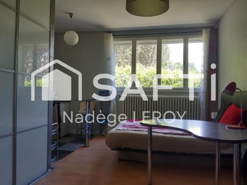 Appartement - 260 m² - 12 pièces