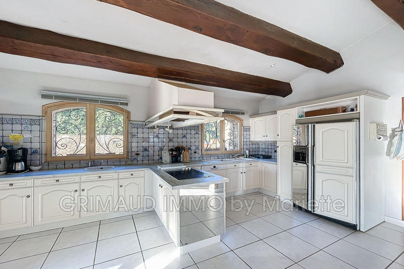 Maison - 498 m² - 10 pièces