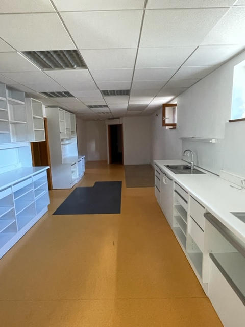 Local commercial - 80 m² - 6 pièces