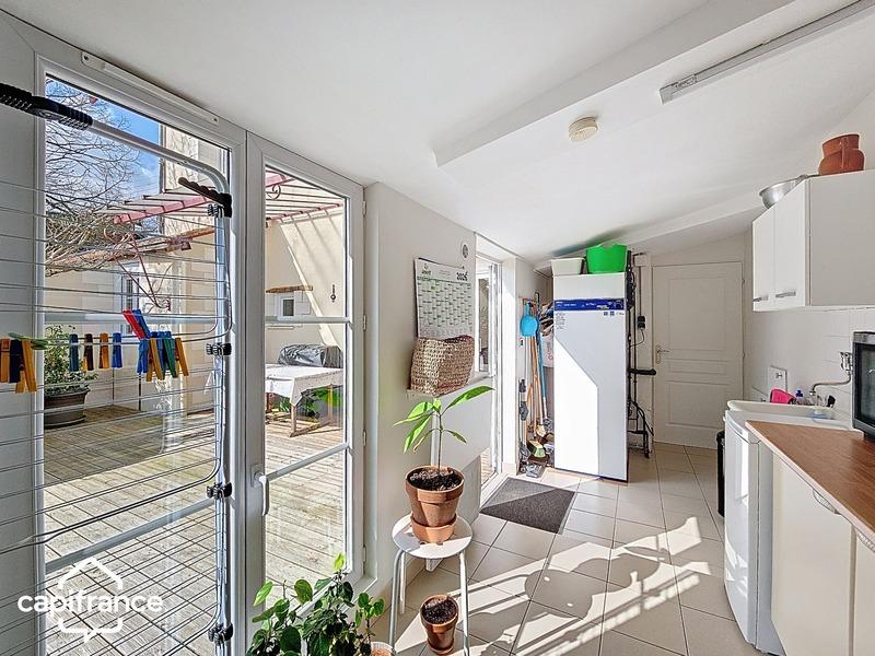 Maison - 243 m² - 8 pièces