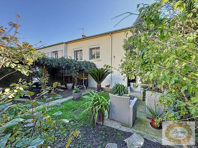 Maison traditionnelle - 101 m² - 4 pièces