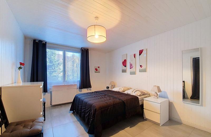 Maison - 220 m² - 7 pièces