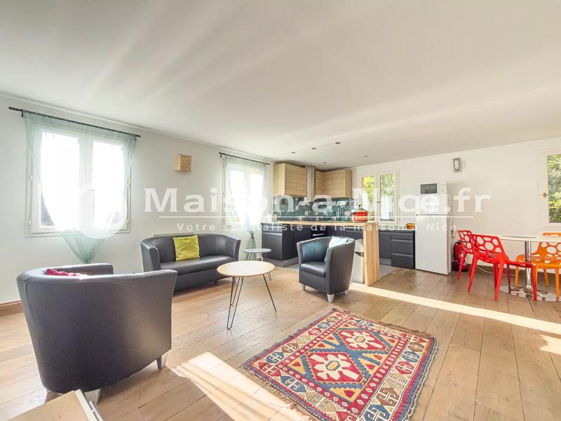 Maison - 285 m² - 10 pièces
