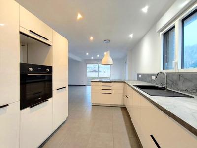 Maison - 98 m² - 4 pièces