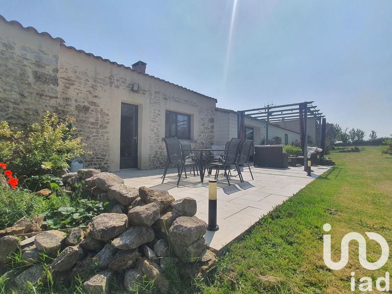 Maison - 360 m² - 8 pièces