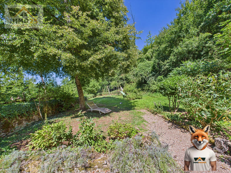 Maison - 240 m² - 9 pièces